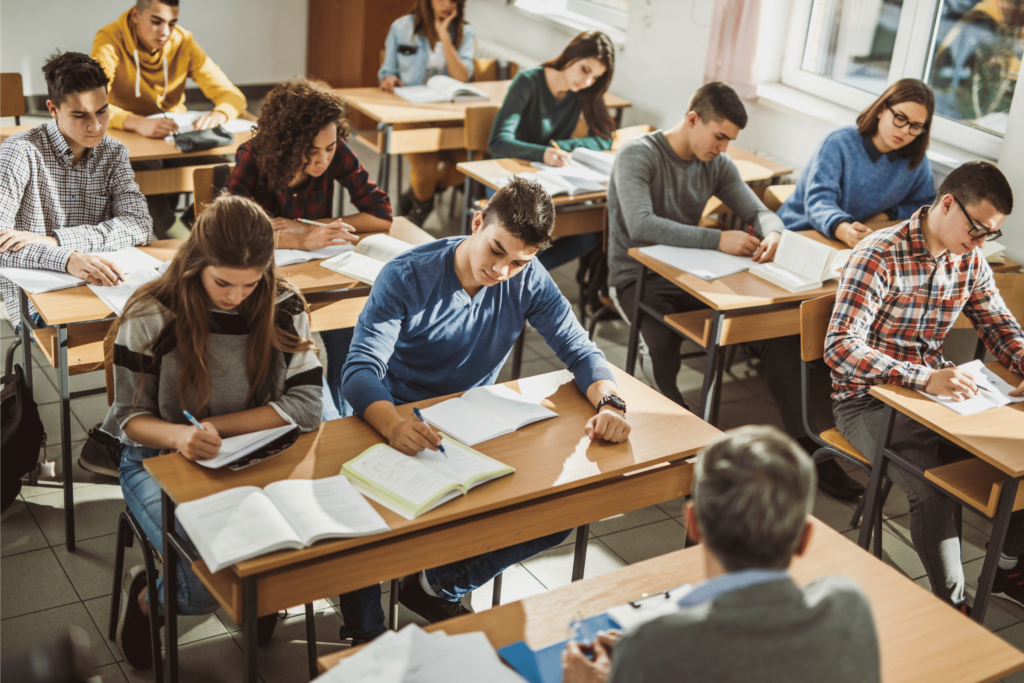 Lycéens en classe